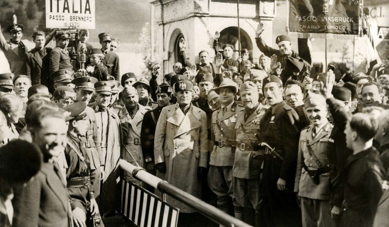 В 1935 году на перевале Бреннер, воротах в Австрию были проведены военные маневры
