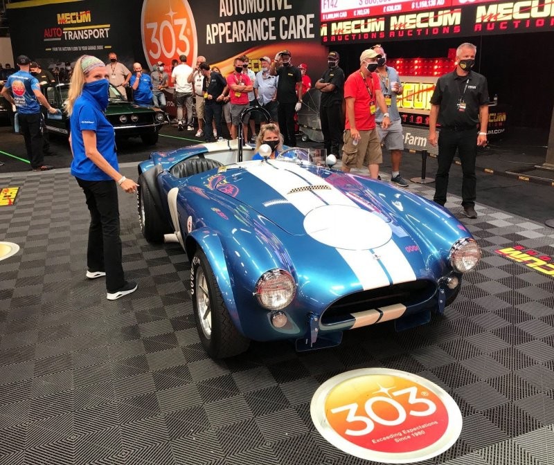 4. Shelby 289 Independent Competition Cobra (№CSX2487) 1964 года продали за $990,000 (70 800 000 руб.).