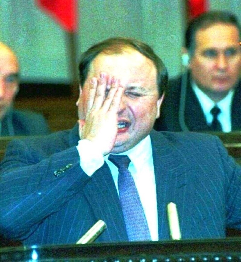 Егор Гайдар делает доклад об экономическом положении России. Москва, 1993 год.