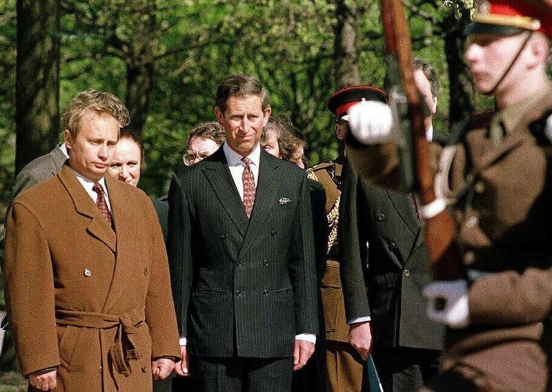Визит принца Чарльза в Санкт-Петербург.  В мае 1994 года он стал первым из представителей британской королевской семьи, посетившим город после 1917 года.