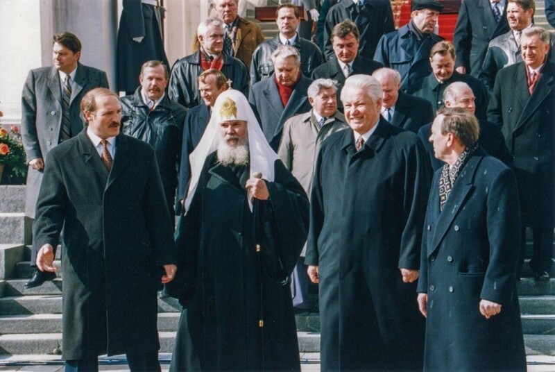 Борис Ельцин, Александр Лукашенко и Патриарх Алексий во время подписания соглашения между Россией и Белоруссией в Москве, 1996 год.