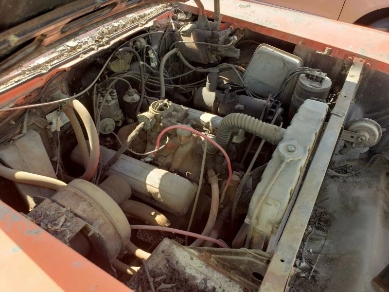 Под капотом стоит самый настоящий Super Turbo Fire V8, мощностью 283 лошадки!