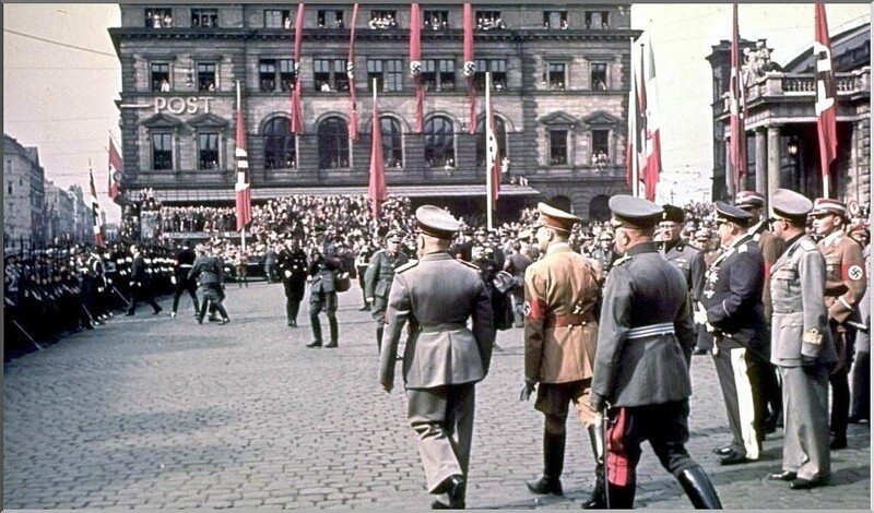 Прибытие Муссолини на железнодорожный вокзал Мюнхена