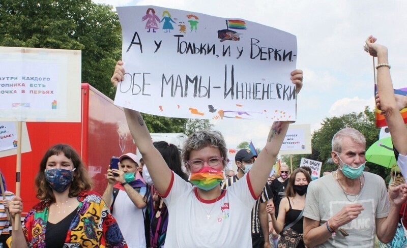 А у Тоньки и у Юрки Оба папы-полудурки.