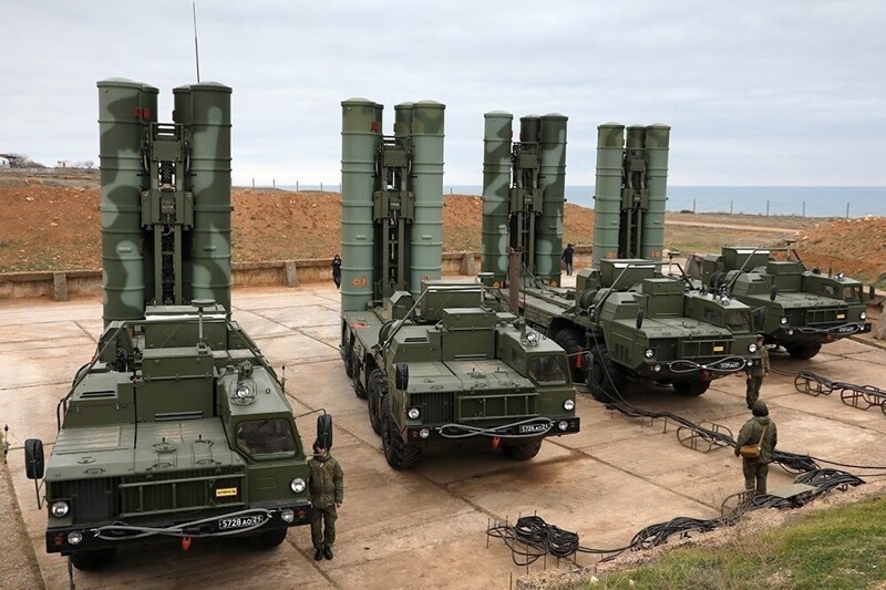 Очередной полковой комплект ЗРС С-400 передан Министерству обороны России