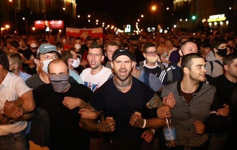 Как это было: после закрытия избирательных участков в Белоруссии начались акции протеста