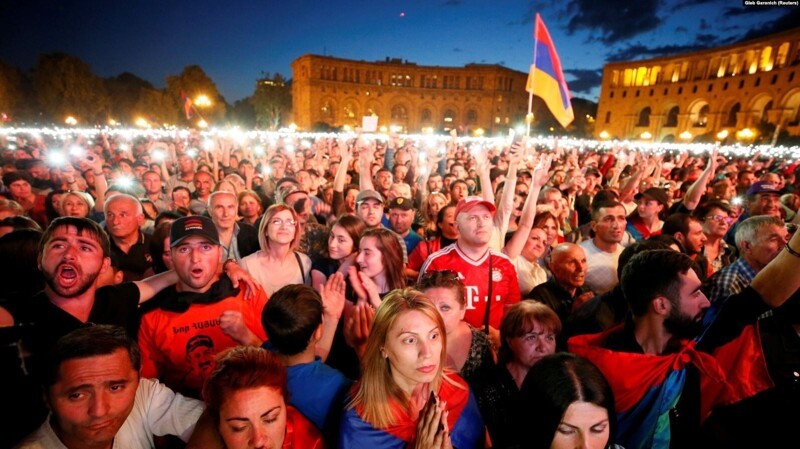 "Бархатная революция" в Армении