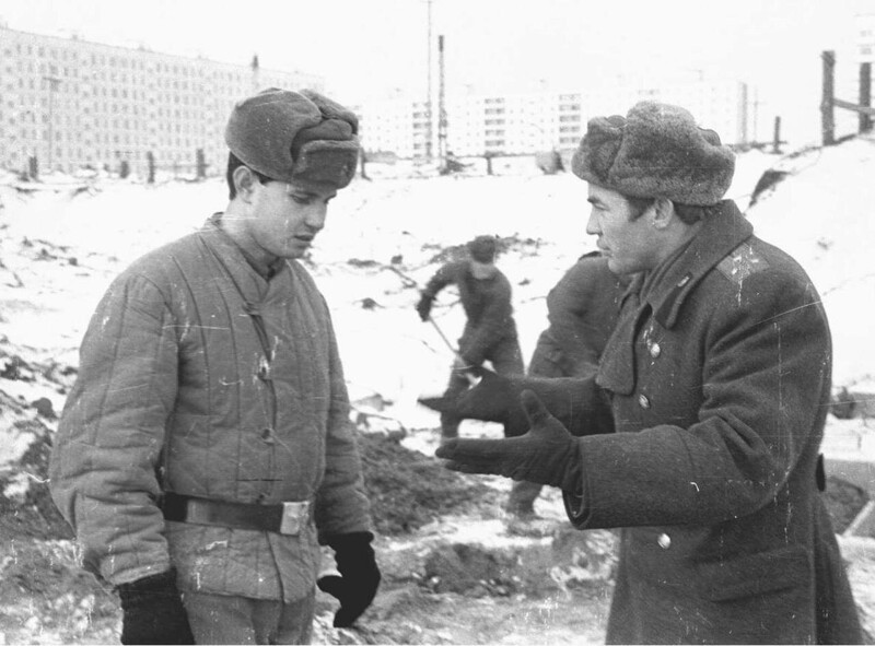 Как советский стройбат геройски дрался против английских десантников