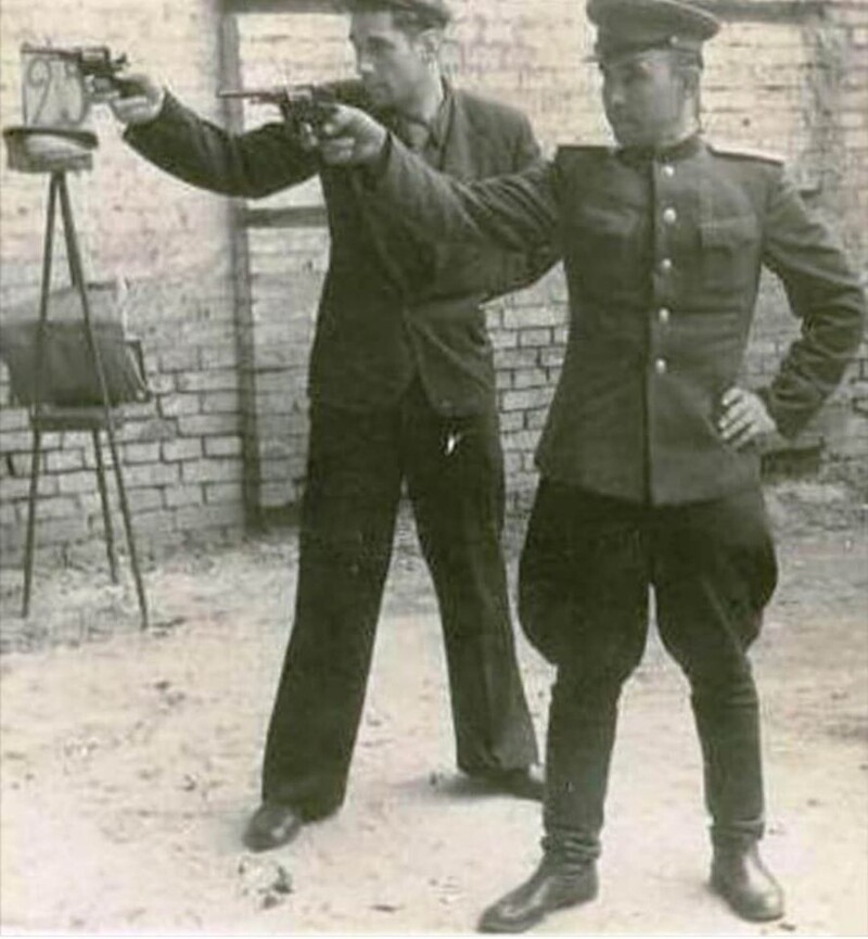 Советские милиционеры на стрельбище, 1950-е годы