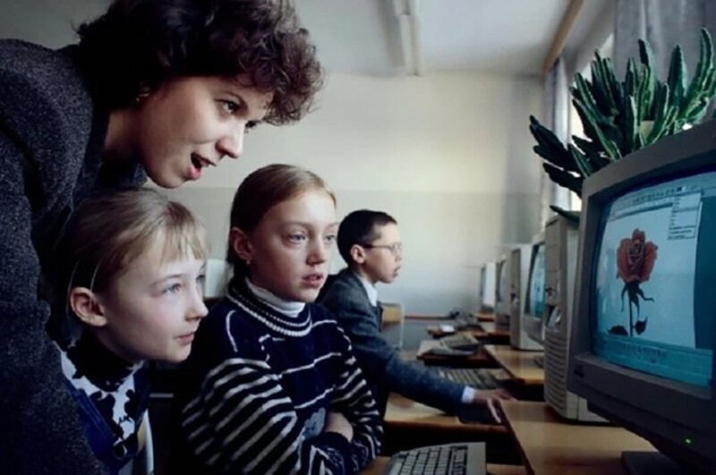 На уроке информатики, Иркутск, 2000 год
