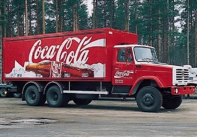 В первой половине 90-х в России стали открываться заводы транснационального гиганта Coca-Cola.