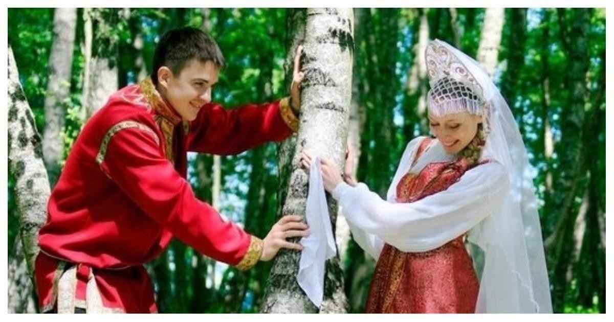 Зачем на Руси невесту на улей сажали