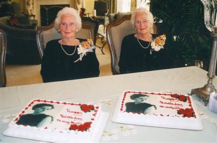 Близнецы, справившие вместе 100-летний день рождения: "Мы никогда не расставались"