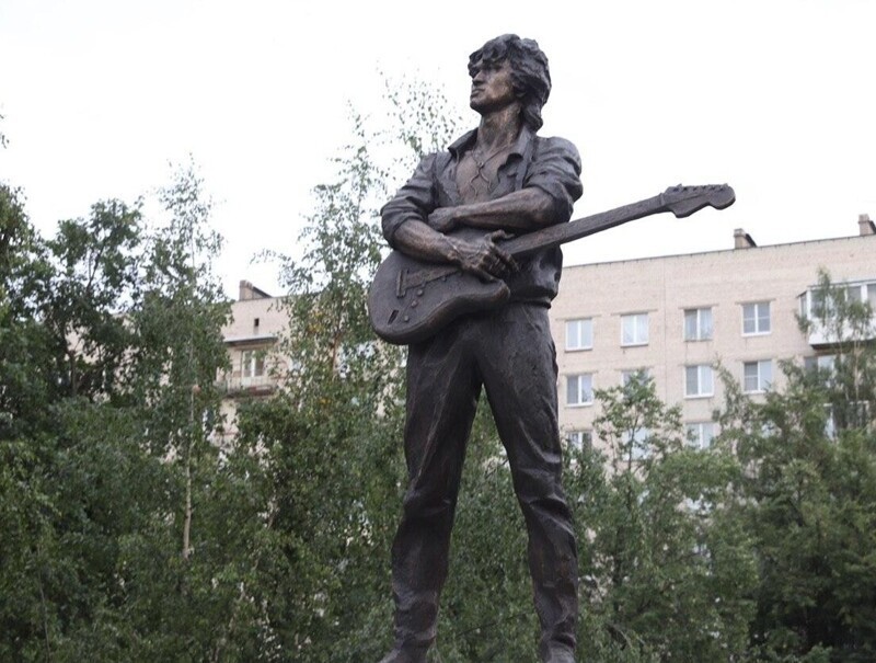 В память о Викторе Цое Дворцовый мост в Петербурге развели под его музыку