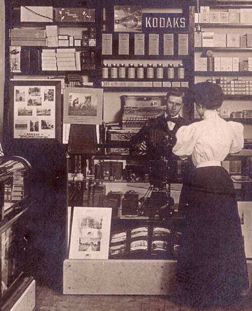 12. Магазин фототоваров "Кодак", 1900 г.