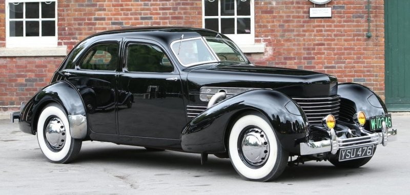 7. Cord 812 Supercharged Westchester Sedan (№31841A) 1937 года продан за £73,125 (10 100 000 руб.).