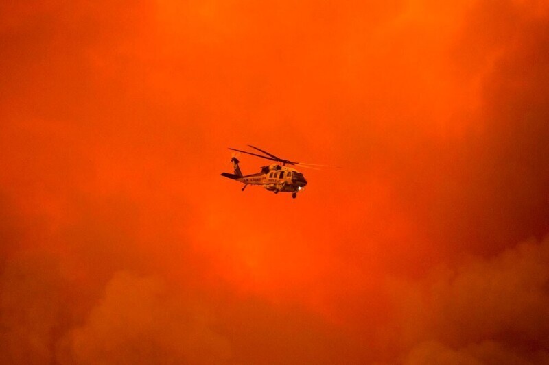Пожарный вертолет. (Фото Ringo H.W. Chiu):