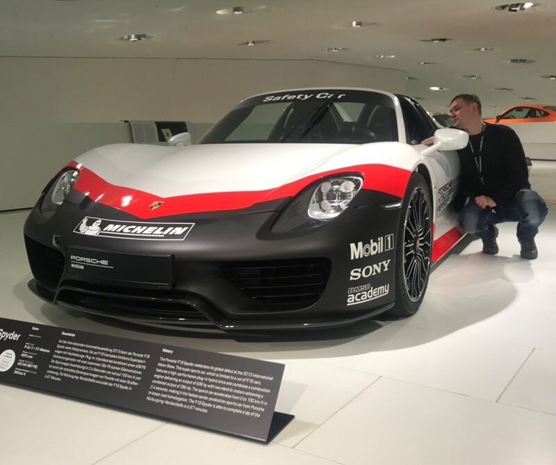 Mersedes или Порше? Посетили музей Porsche