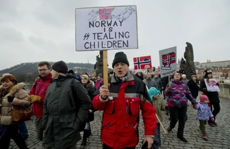 Более чем у половины норвежских семей органы опеки отобрали как минимум одного ребенка
