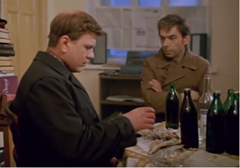 Ещё один фильм где было не мало пива на столе - "Москва слезам не верит"