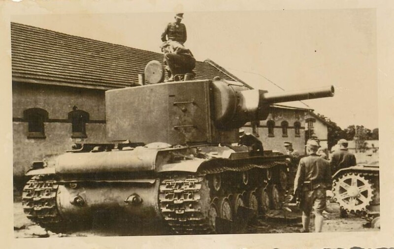Тяжелый танк времен войны. Танк кв 2. Кв2 танк 1941. Кв 2 1941. Кв-2 танк фото.