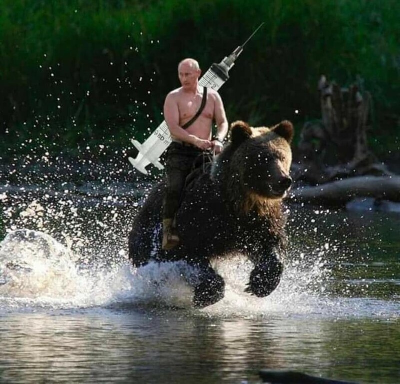 Владимир Путин спешит спасать мир от коронавируса...