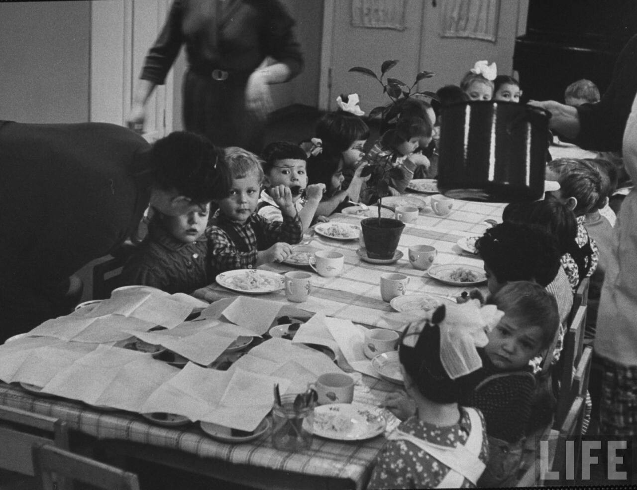 Обед в детском саду СССР
