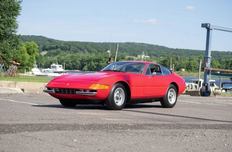 6. Ferrari 365 GTB/4 Daytona (№15573) 1972 года продана за $434,000 (34 000 000 руб.).