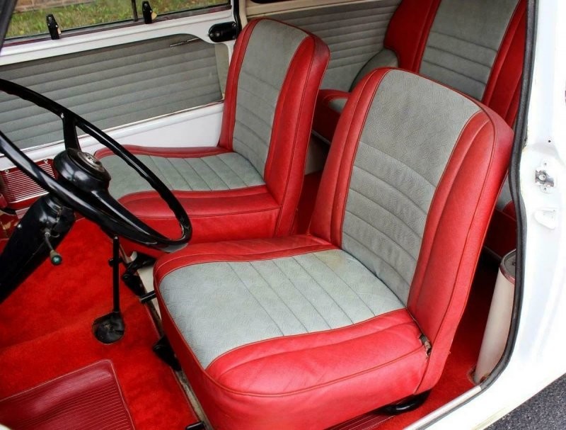 Austin Mini Cooper S 1964 года более 16 лет простоял в гараже