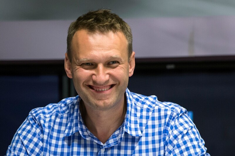 А что с Навальным? Почему никто не дергает немецких врачей?