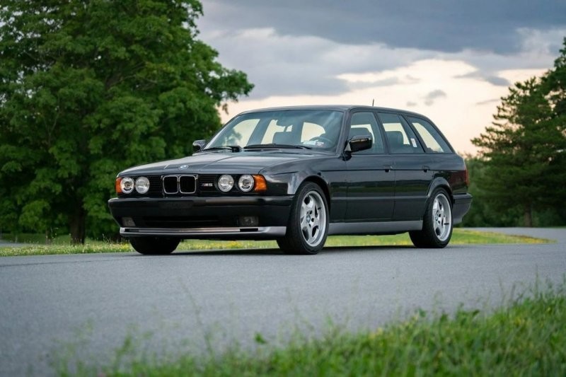 BMW M5 Touring E34 — Эпичный вариант семейного автомобиля