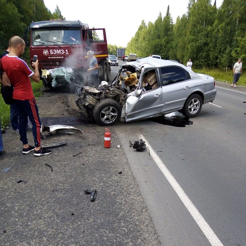 Авария дня. Смертельное столкновение с КамАЗом в Кузбассе