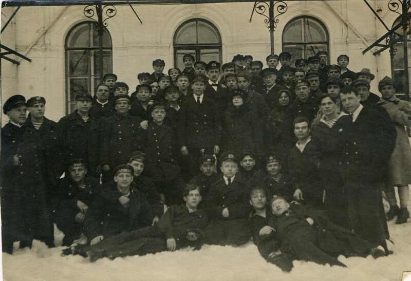 Политсостав 1-го Морского истр-отряда ВВС с демобилизовавшимися моряками. 1923