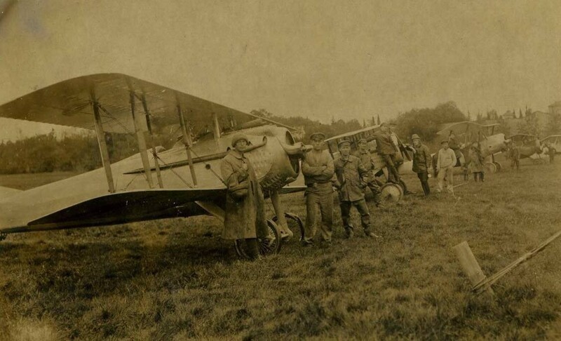 Самолеты Истро-отряда на старте Петергофского аэродрома. 1922.
