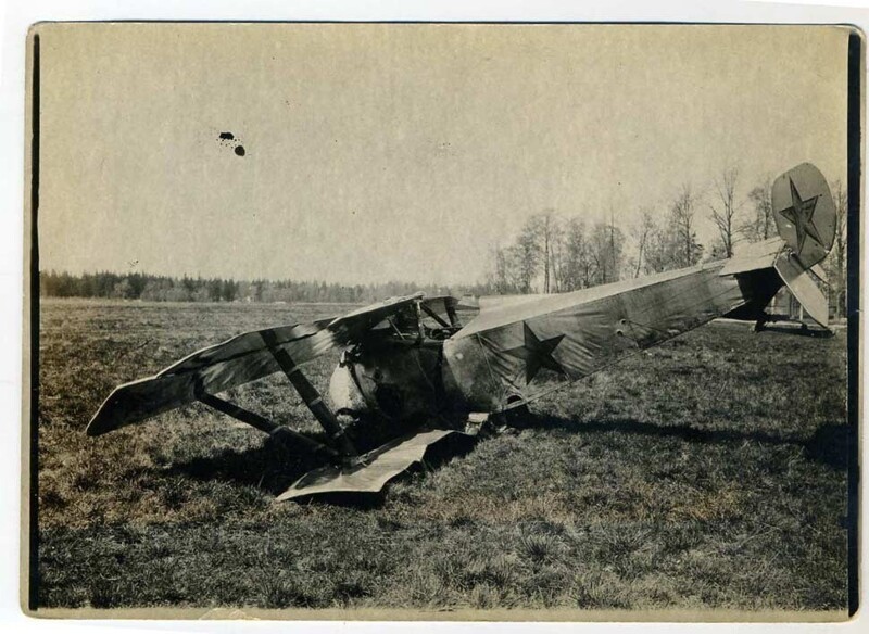 Самолет Ньюпор-23 после аварии морлета Соснина в неделю Воздушного флота 1923 года