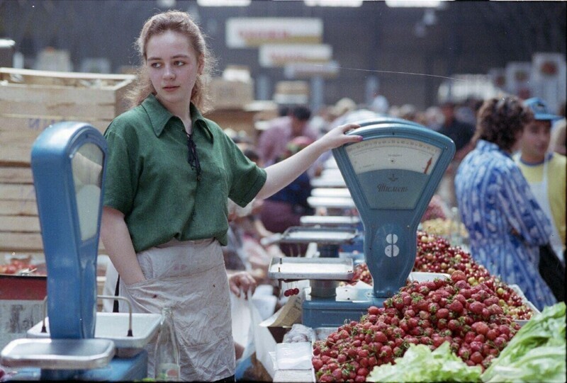 Продавщица на Кузнечном рынке, 1991 год