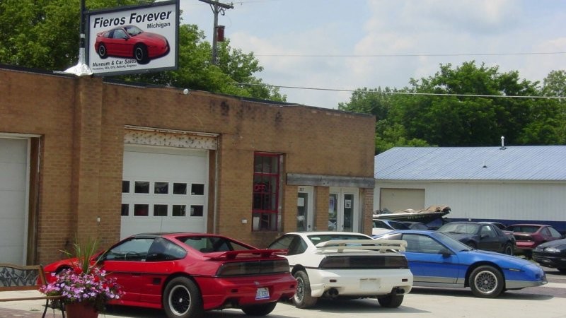 Коллекция автомобилей Pontiac Fiero уничтожена во время наводнения в Мичигане