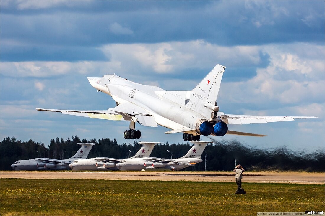 Только в полете живут самолеты. Ту-22м3 Дягилево. JH-7a. Но. АН 2 Дягилево.