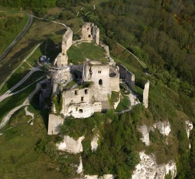 Развалины замка Шато Гайард