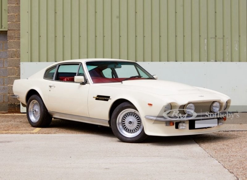 9. Aston-Martin V8 Vantage BBS (№SCFCV81V2ETR12434) 1984 года продан за €154,000 (16 800 000 руб.).
