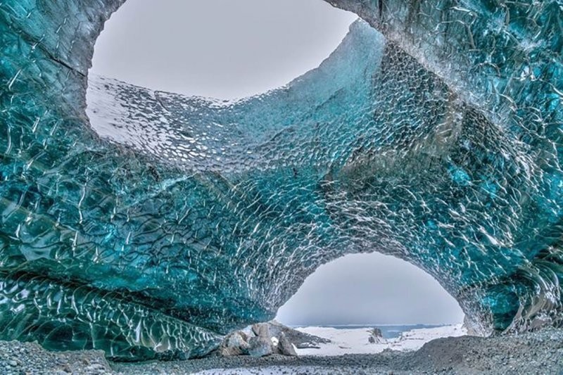 Исландская ледяная пещера