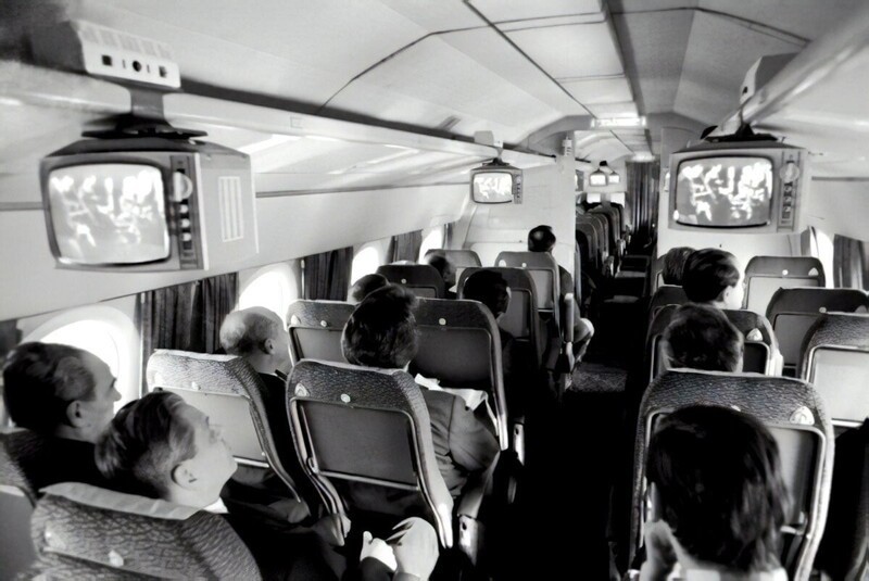 Экспериментальный самолет Ту-134 с видеосистемой телевизоров "Юность".