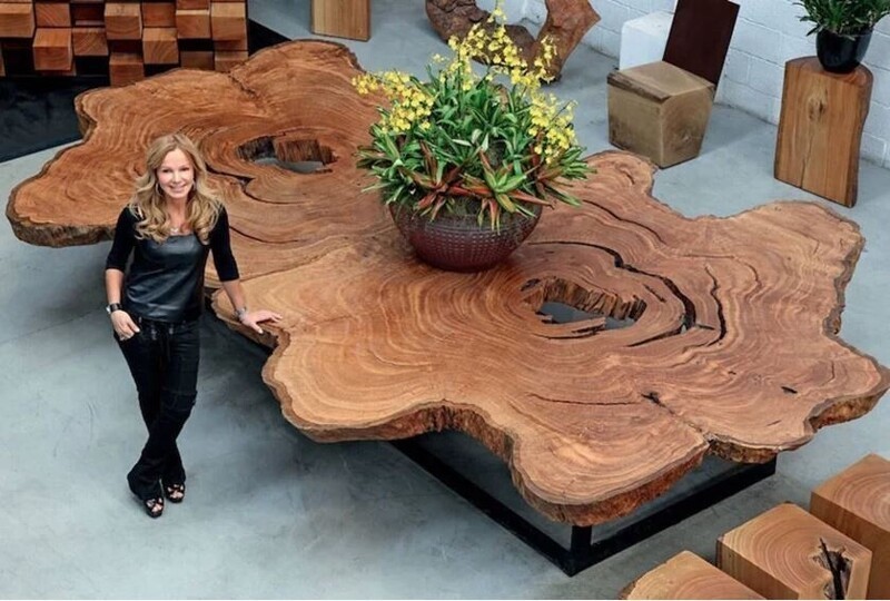 10 невероятных столов из массива дерева и эпоксидной смолы