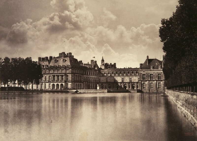 Замок Фонтенбло (Франция), отражающий в воде, 1855<