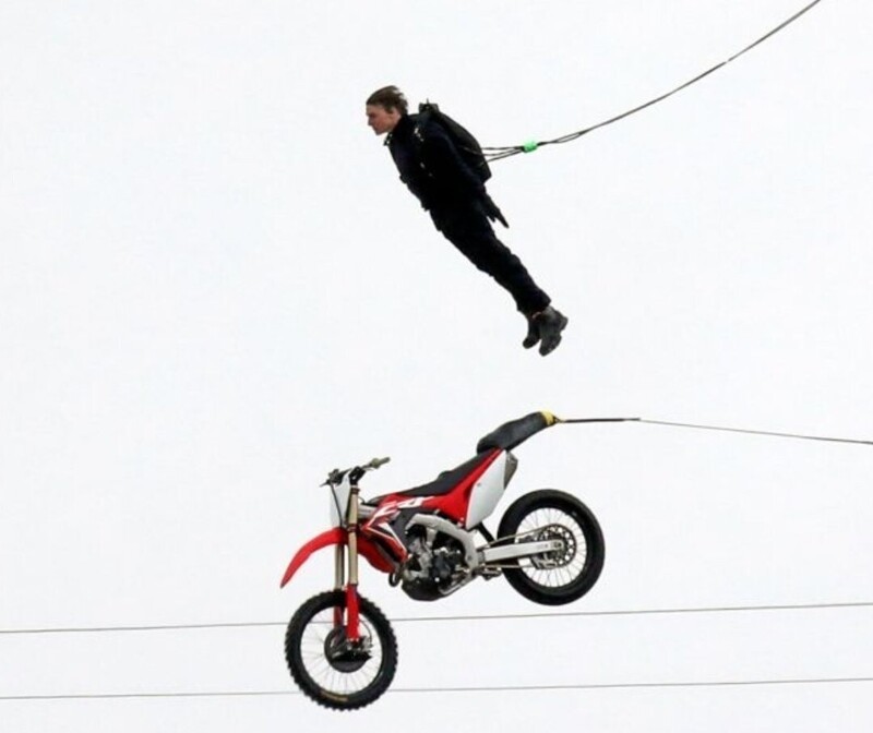 Том Круз совершил прыжок с гигантского трамплина в Норвегии