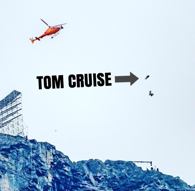Том Круз совершил прыжок с гигантского трамплина в Норвегии