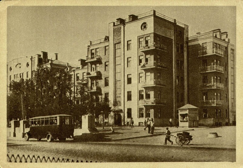Новый рабочий дом на 102 квартиры. Ок. 1931 г.