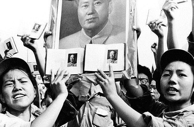 Купание красного председателя: история рекордного заплыва Мао Цзэдуна