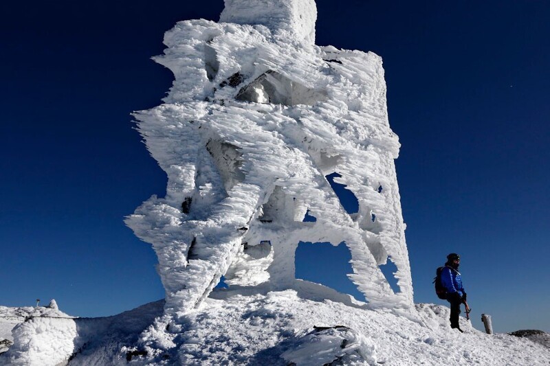 Гора Вашингтон — самая высокая гора в северо-восточном регионе США высотой 1917 метров. (Фото Robert F. Bukaty):