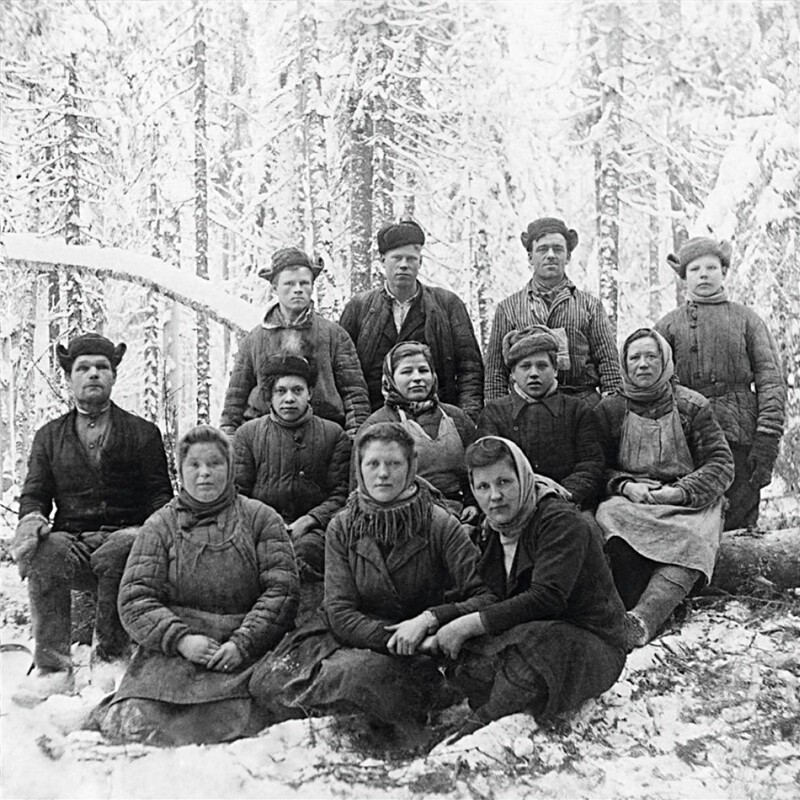 1 декабря 1951 г.На лесоповале станции Бурачиха Няндомского района Архангельской области.